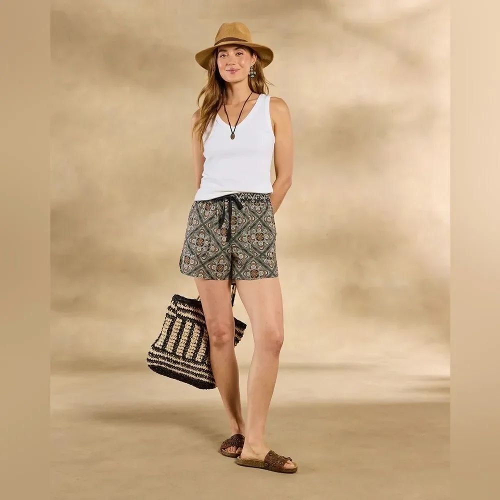 Sundance Kai Shorts in Onyx Size Medium NEW Cotton